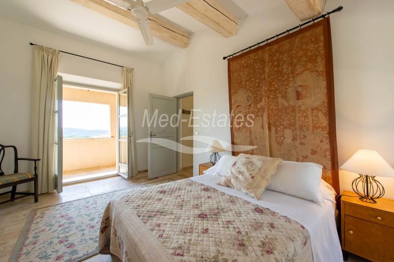 Villa - 247 m² - 7 pièces