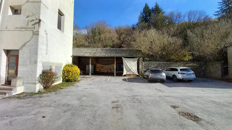 Local commercial - 1 082 m²