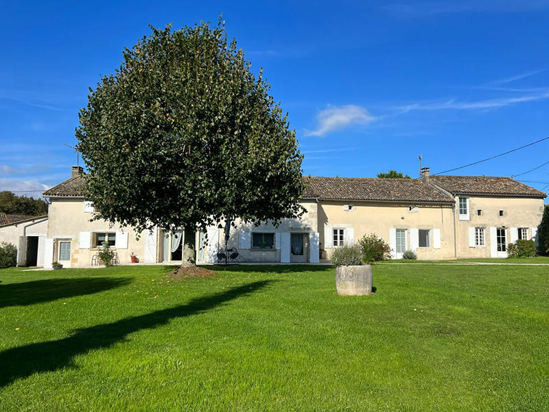 Maison - 227 m² - 5 pièces