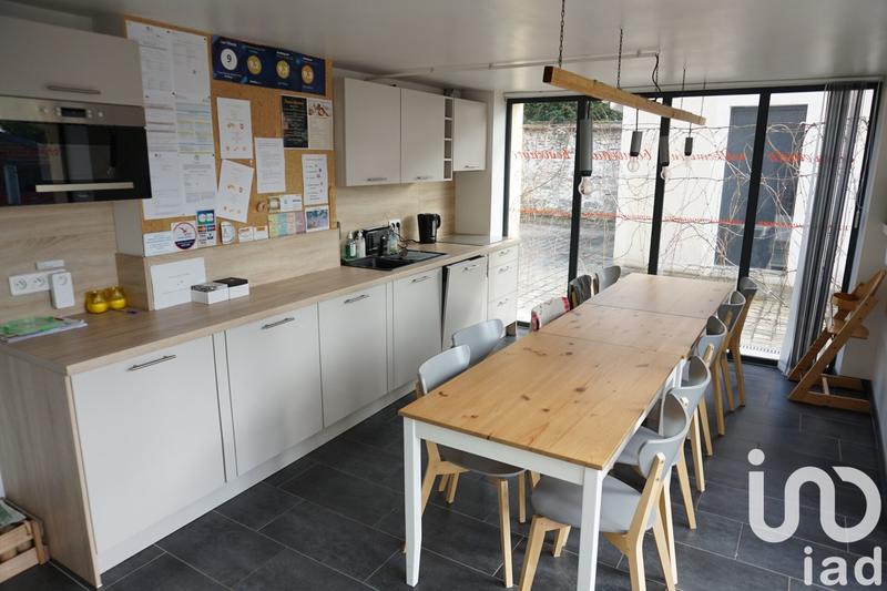 Maison - 305 m² - 10 pièces