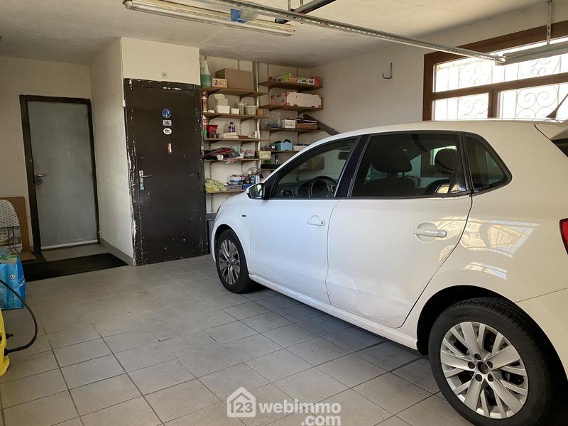 Maison - 202 m² - 7 pièces