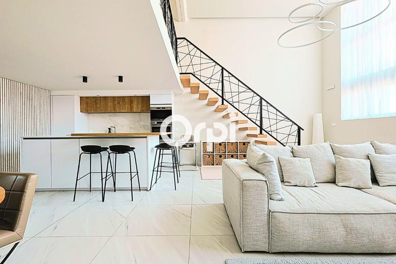 Loft - 134 m² - 4 pièces