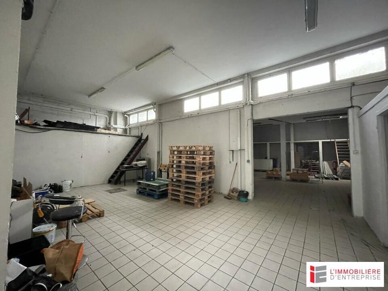 Local d'activité / Entrepôt - 390 m²