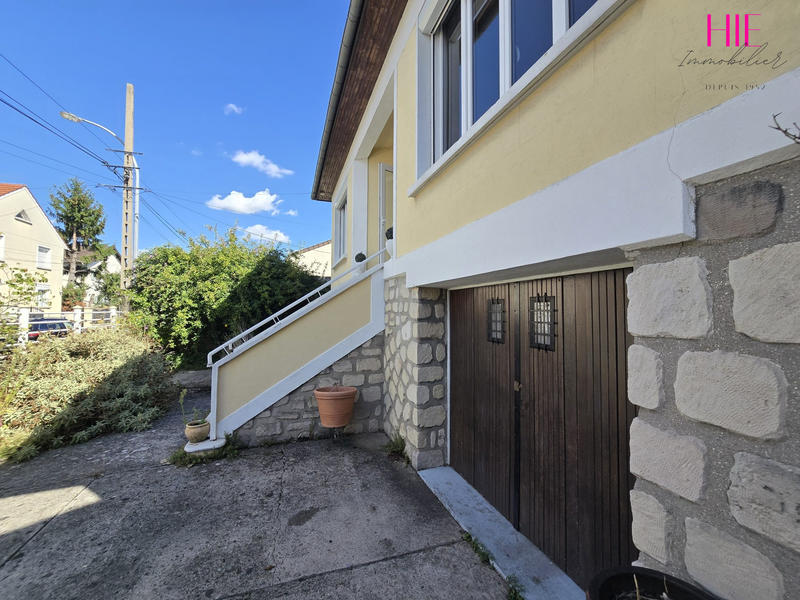 Maison traditionnelle - 85 m² - 3 pièces