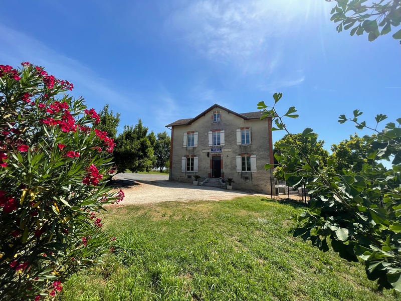Maison - 271 m² - 8 pièces
