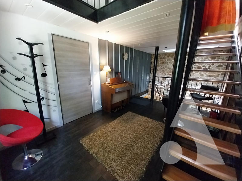 Maison - 210 m² - 6 pièces