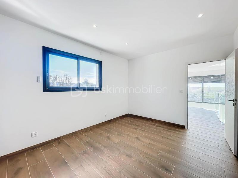 Maison - 198 m² - 6 pièces