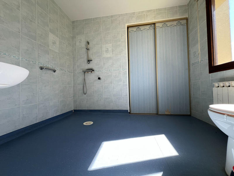 Maison - 214 m² - 7 pièces