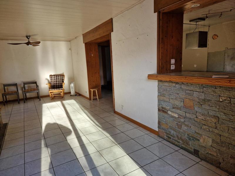 Maison - 177 m² - 9 pièces