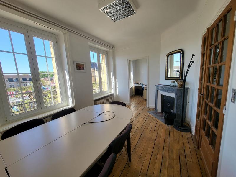 Bureau - 149 m² - 6 pièces