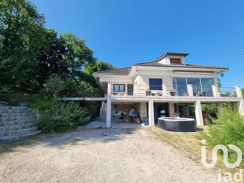 Maison - 275 m² - 10 pièces