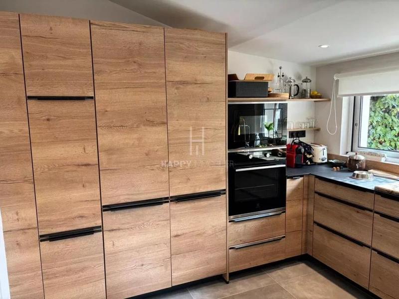 Maison - 220 m² - 7 pièces