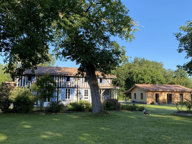 Maison - 240 m² - 10 pièces