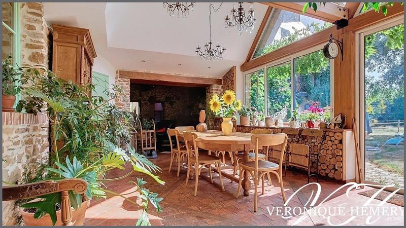 Maison - 225 m² - 8 pièces