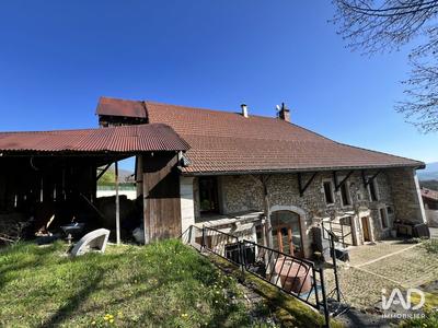 Maison - 237 m² - 6 pièces