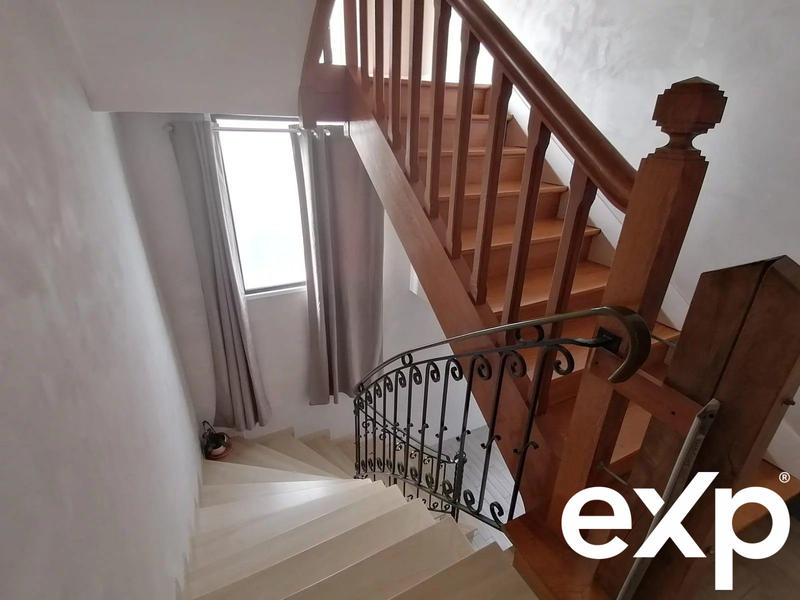 Maison - 161 m² - 6 pièces