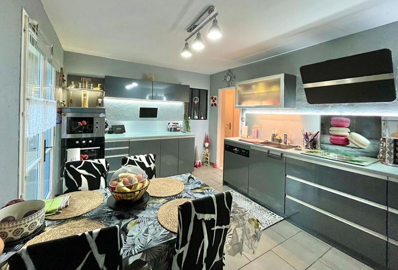 Maison - 148 m² - 7 pièces