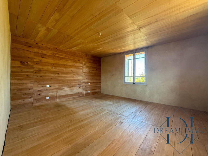 Maison - 196 m² - 5 pièces