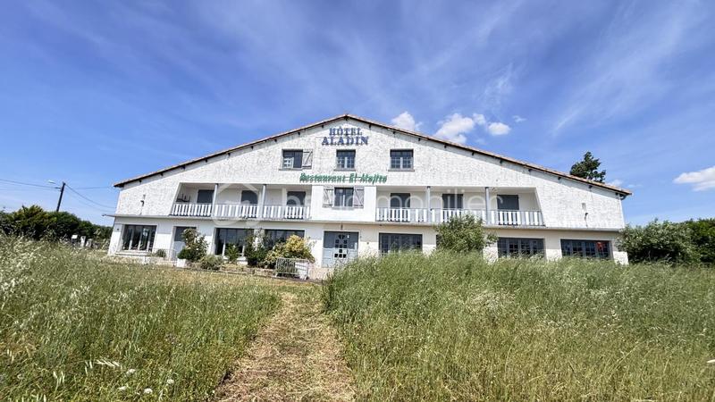 Bureau - 600 m² - 35 pièces