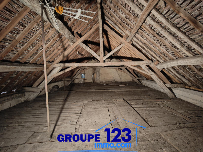 Maison - 205 m² - 9 pièces