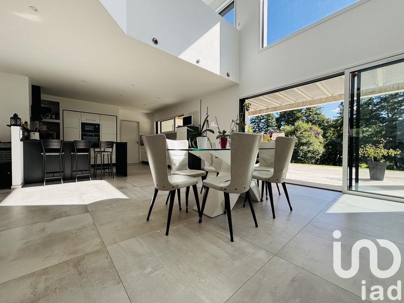 Maison - 186 m² - 6 pièces