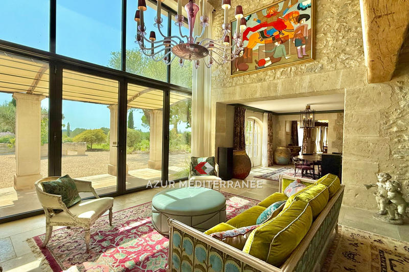 Mas - 350 m² - 7 pièces