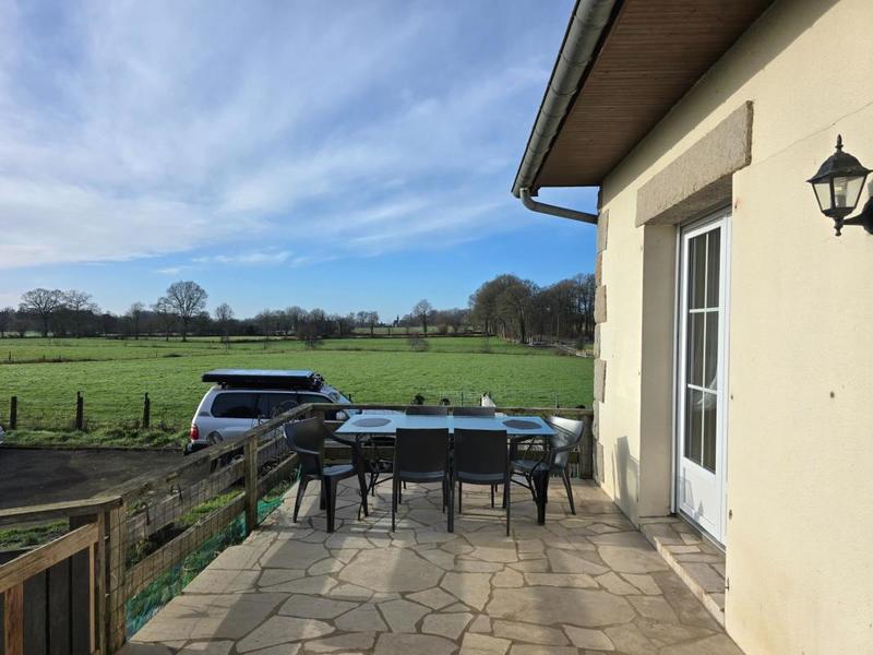 Maison - 237 m² - 7 pièces