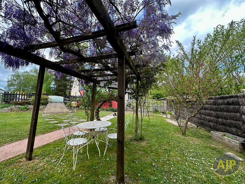 Maison - 180 m² - 8 pièces