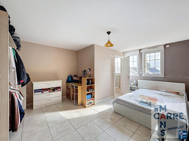 Maison - 237 m² - 8 pièces