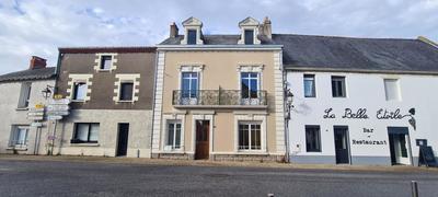 Maison - 215 m² - 9 pièces