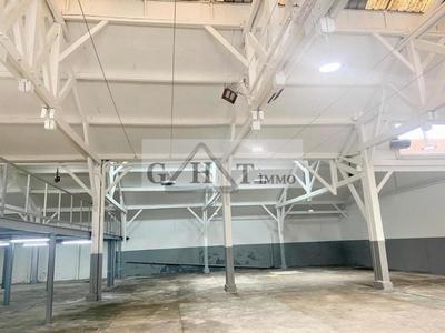 Entrepôt - 874 m²