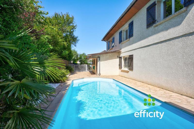 Maison - 200 m² - 7 pièces