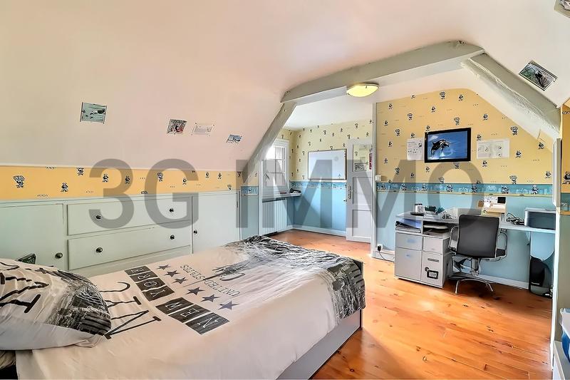 Corps de ferme - 370 m² - 11 pièces