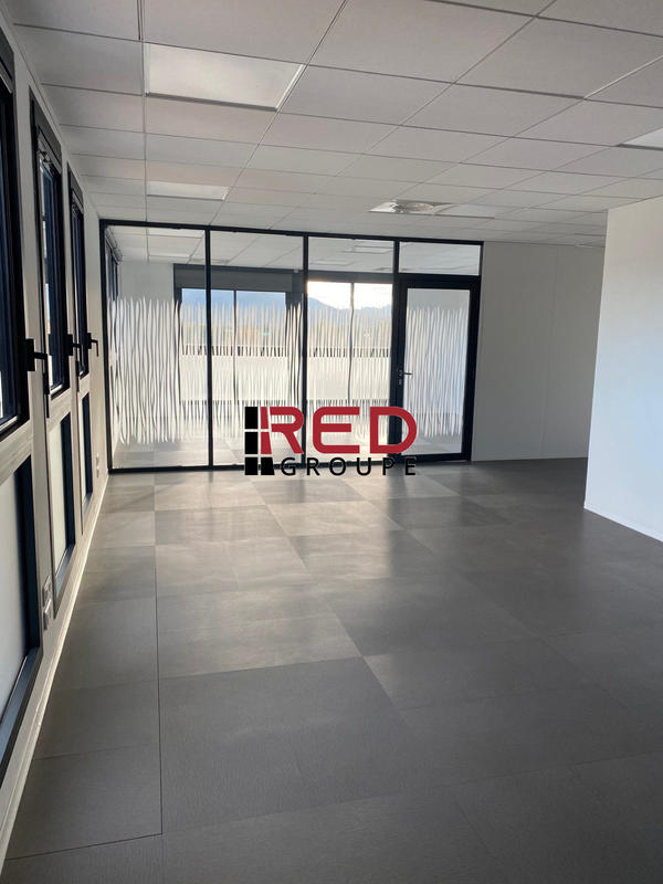 Bureau - 214 m²