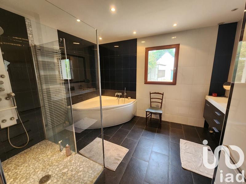 Maison - 306 m² - 10 pièces