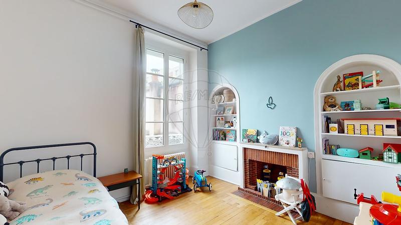 Appartement - 165 m² - 6 pièces