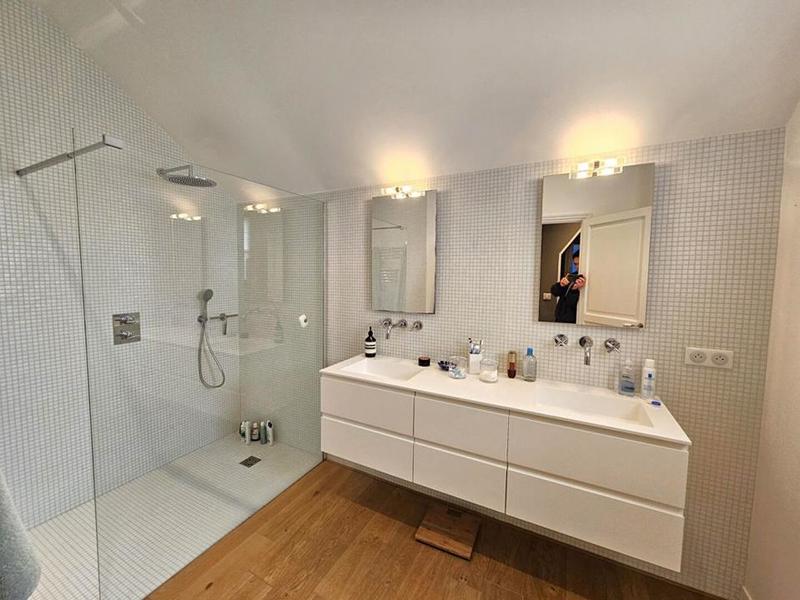 Maison - 170 m² - 9 pièces