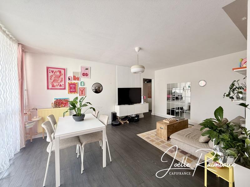 Appartement - 93 m² - 5 pièces