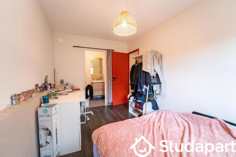 Chambre - 11 m² - 1 pièce