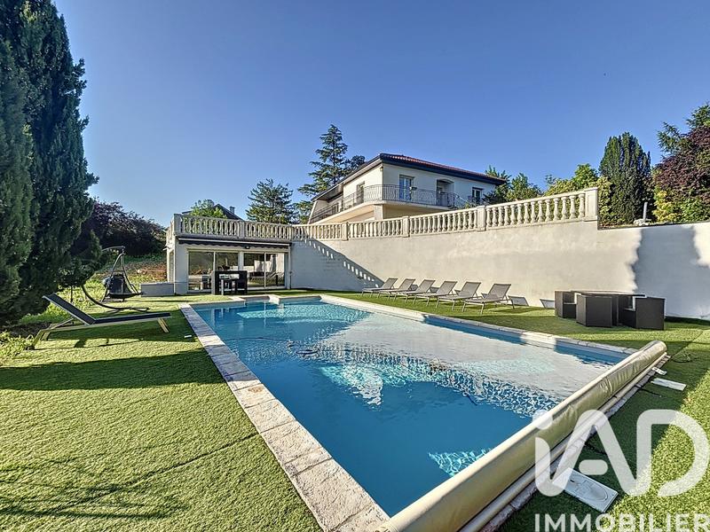 Maison - 282 m² - 8 pièces