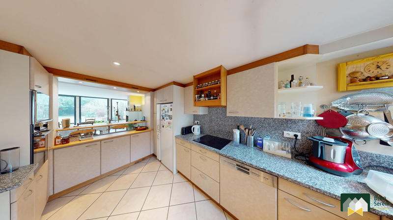 Maison - 247 m² - 8 pièces