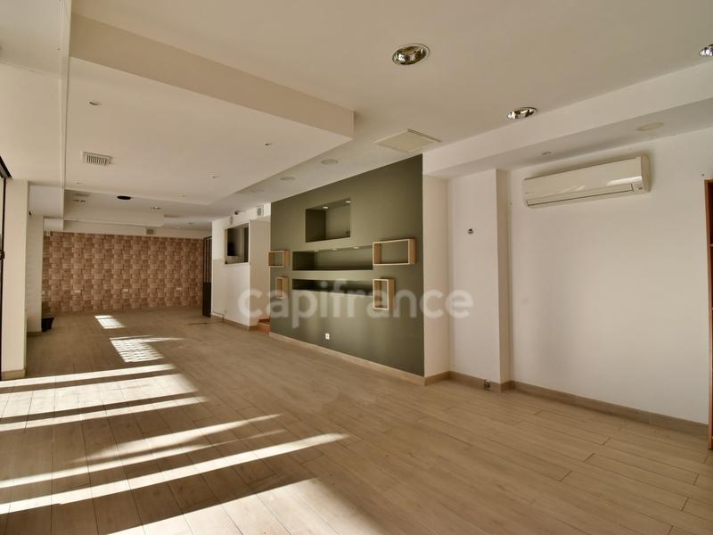 Local commercial - 117 m² - 3 pièces