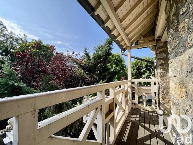 Maison - 205 m² - 9 pièces