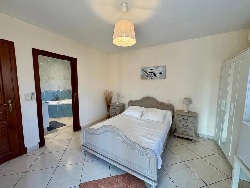 Villa - 204 m² - 5 pièces