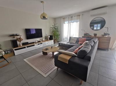 Maison traditionnelle - 97 m² - 4 pièces