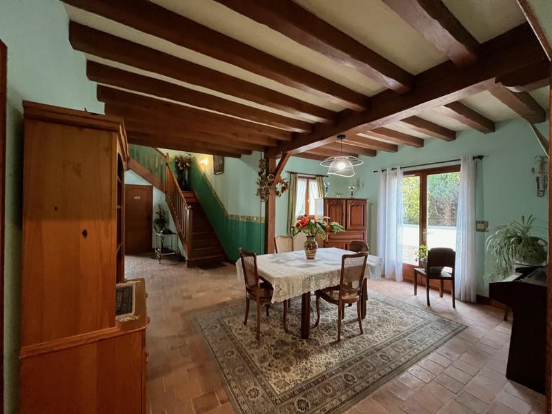 Maison traditionnelle - 233 m² - 9 pièces