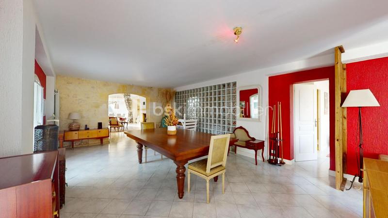 Maison - 340 m² - 10 pièces