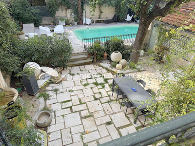 Maison - 285 m² - 11 pièces