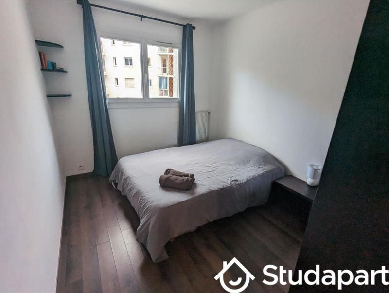 Chambre - 9 m² - 1 pièce