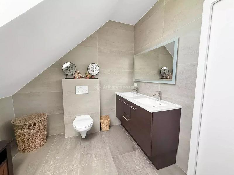 Maison - 334 m² - 11 pièces